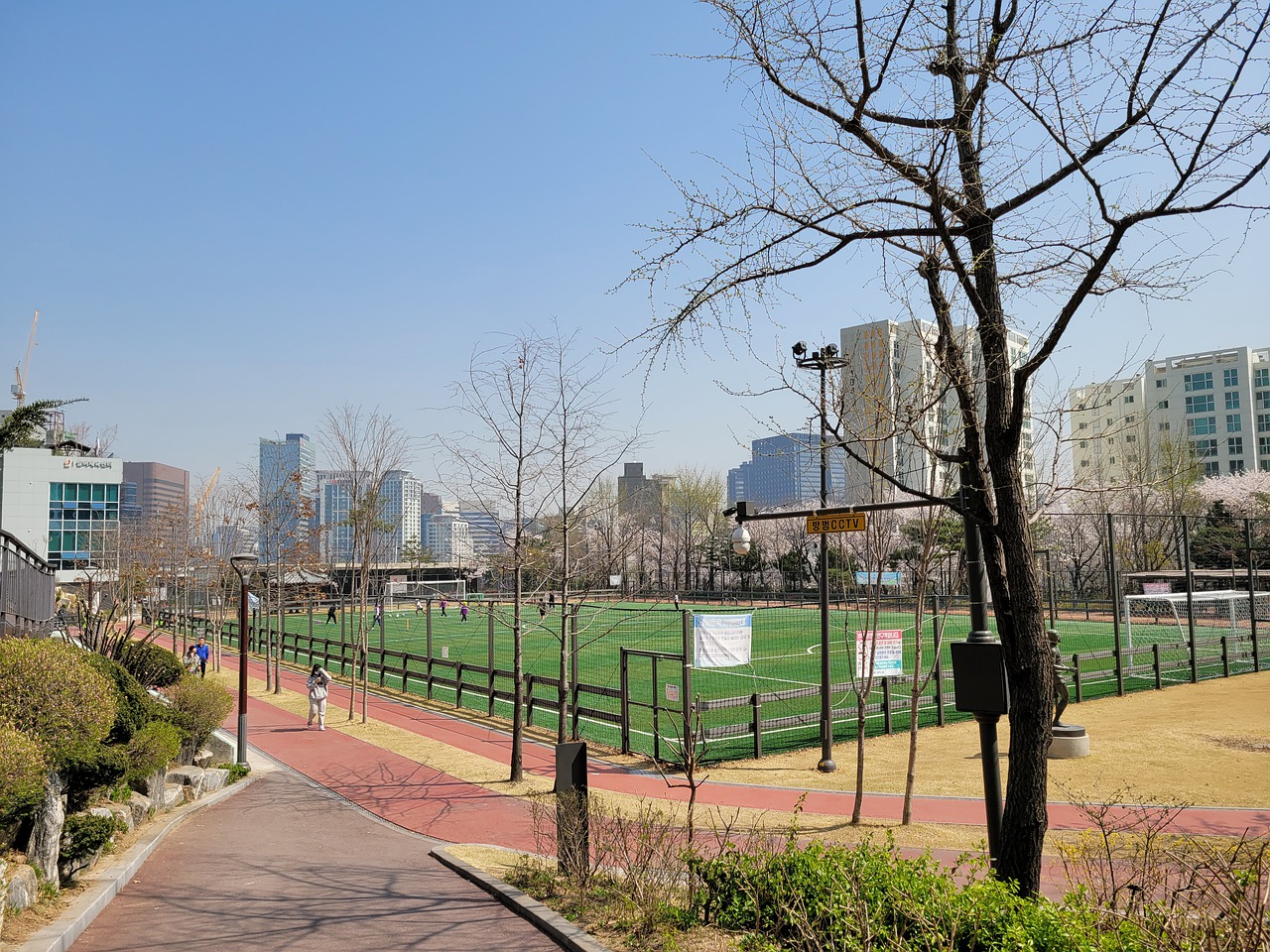 史密斯和塔